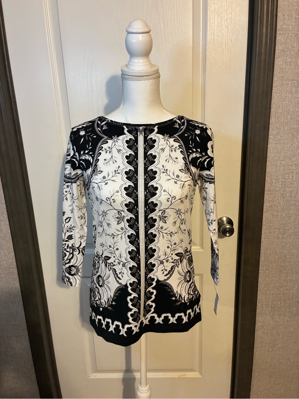 Talbots Black and White Floral-Print Long Sleeve Top